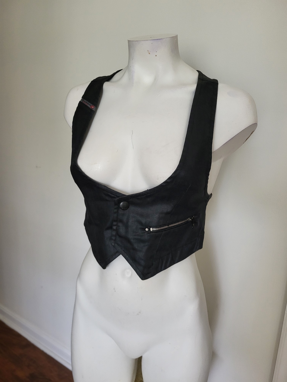 Black Women's Crop Vest with Zip Pocket